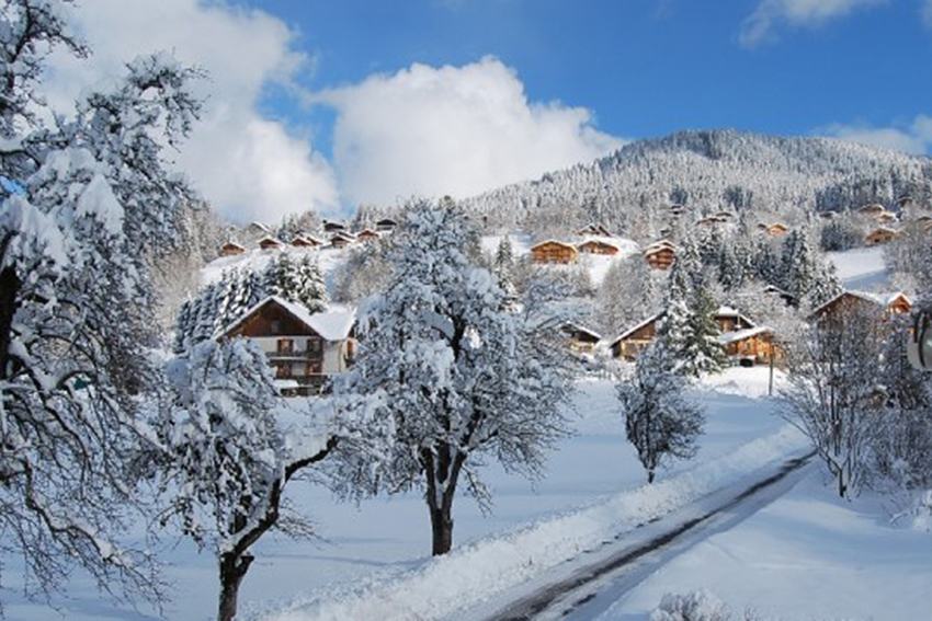 Côté Voyages Séjour ski groupe en pension complète à St Jean de Sixt - Haute Savoie - Village Vacances *** avec piscine et spa